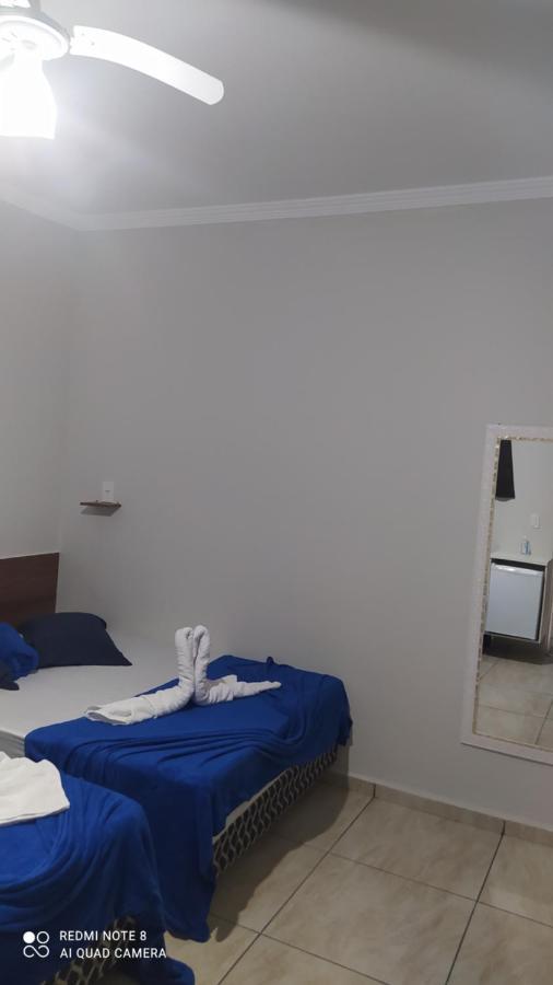 Pousada Quarto Com Frigobar,Ar E Garagem Gratuita Апаресида Экстерьер фото